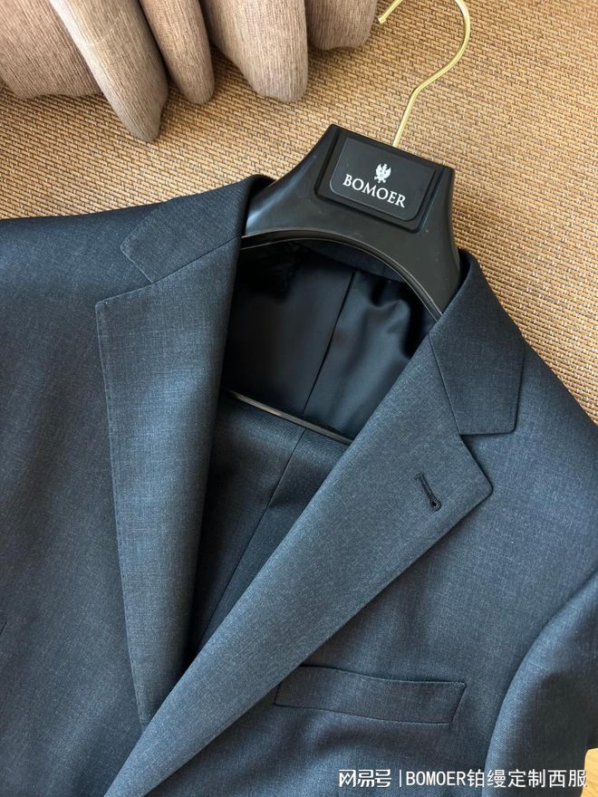 BOMOER铂缦高定私人定制西服细节展示